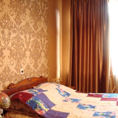 Guesthouse Valeria Borjomi Bagian luar foto